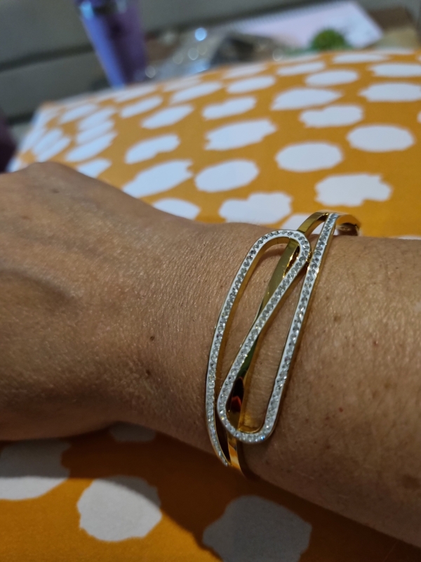 Bracelete Dourado com Strass e Curvas - Imagem 2
