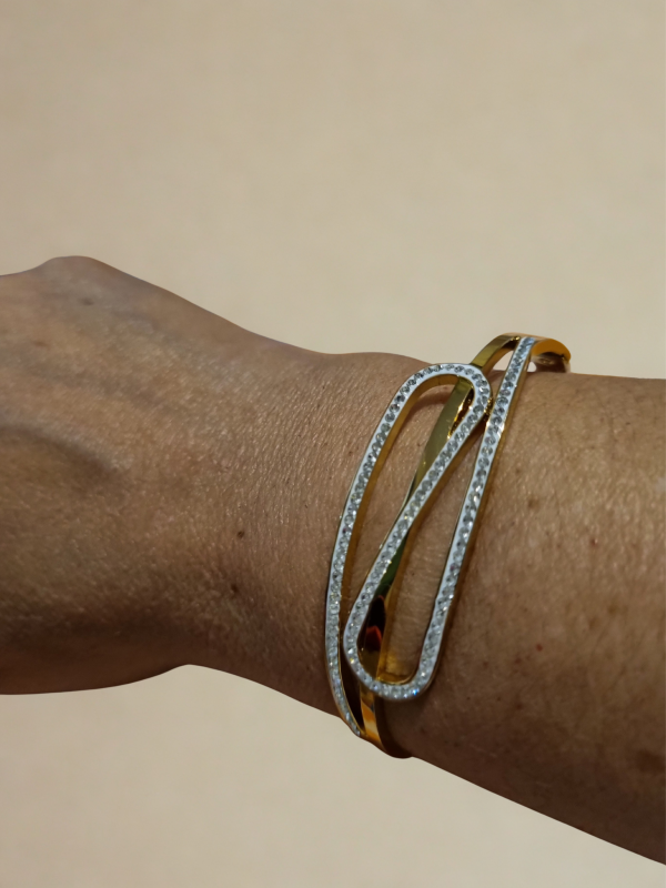 Bracelete Dourado com Strass e Curvas - Imagem 2