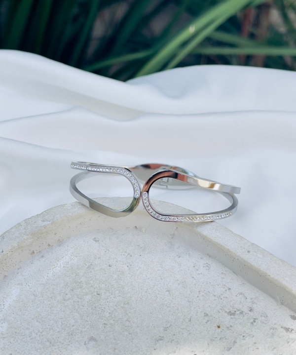 Bracelete Prata em Aço Inoxidável com Strass