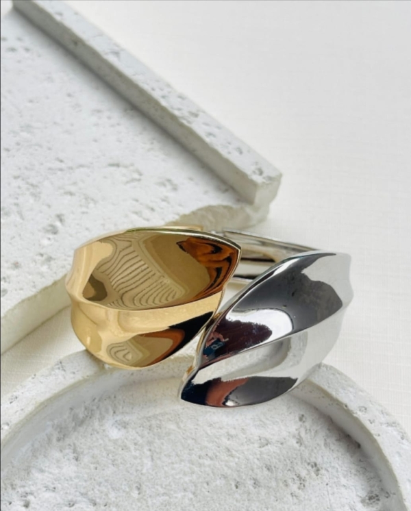 Bracelete Duo de Metais com Folha