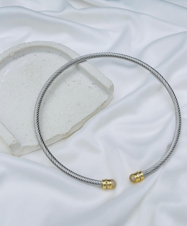 Choker Aro com Ponteiras Douradas com Strass