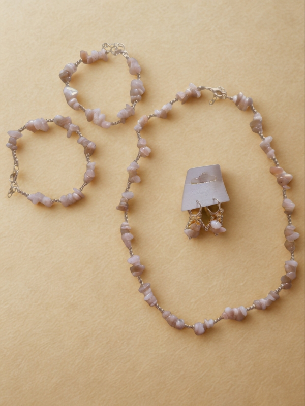 Kit Quartzo Rosa Natural – Colar, Pulseiras e Brincos - Imagem 2