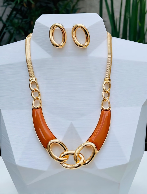 Conjunto Colar e Brinco – Resina & Corrente Dourada - Imagem 3