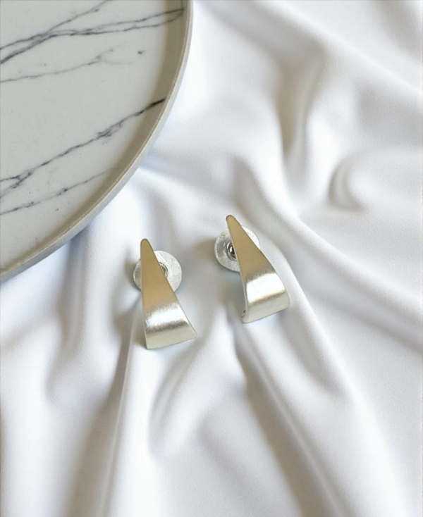 Brinco Minimalista Argola Gota Fosca Dourada - Imagem 2