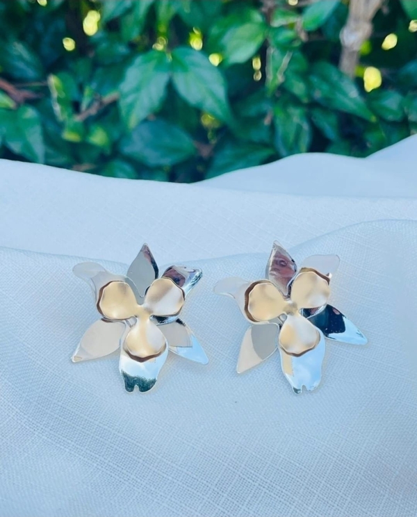 Brinco Orquídea Duo de Metais