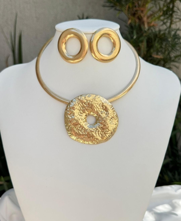 Conjunto Dourado Fosco Estilo Rústico com Esfera Irregular