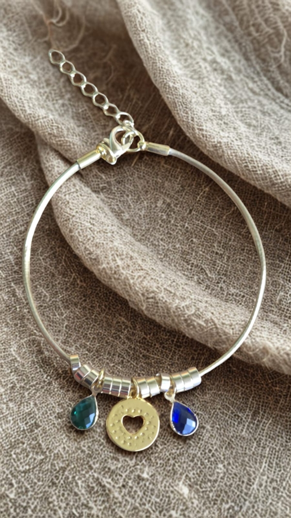 Pulseira Courinho Dourado com Cristal Amarelo e Pingentes Dourados