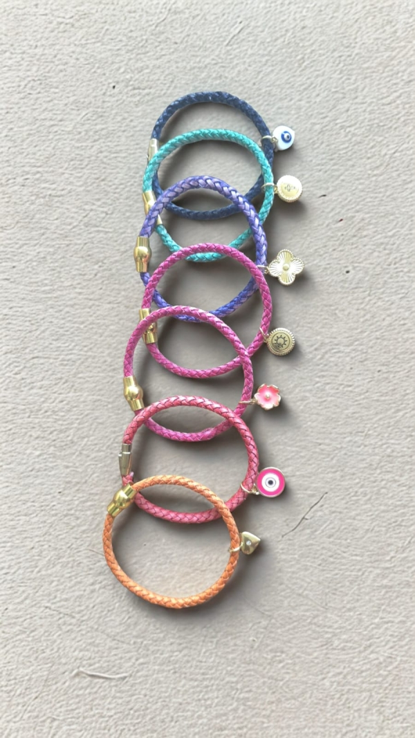 Pulseiras em Couro Natural Coloridas