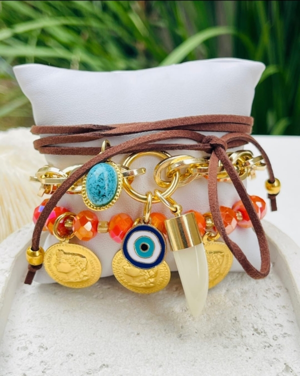 Kit de Pulseiras com Cristais Laranja e Medalhas