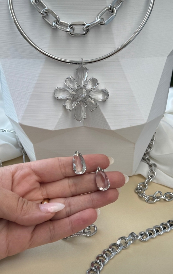 Choker Rígida com Pingente e Brincos de Cristal Transparente