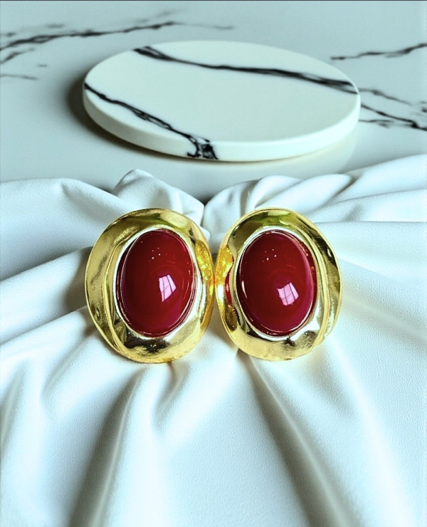 ✨ Brinco Oval Dourado com Pedra Colorida ✨